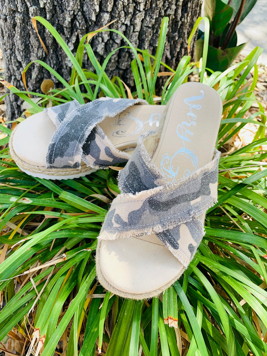 Laney Grey Camo Sandal – River Ruby Boutique