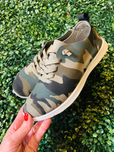 Load image into Gallery viewer, Mayo Camouflage Sneaker
